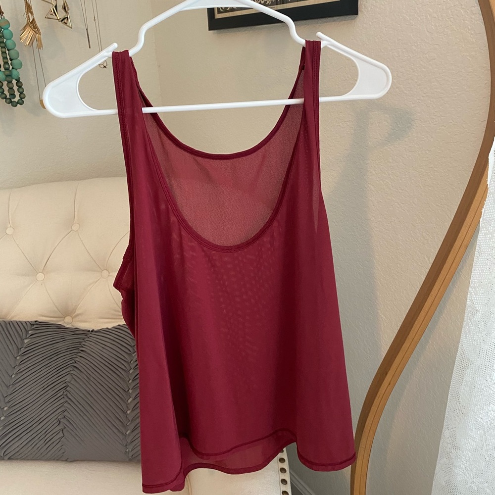 Women’s size 8 Get Low Scoop tank